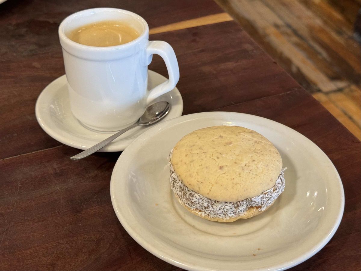 Confeitaria argentina: medialunas e alfajores